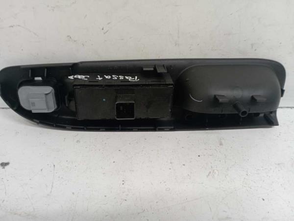 BOUTON LEVE VITRE VW PASSAT - Vue 2